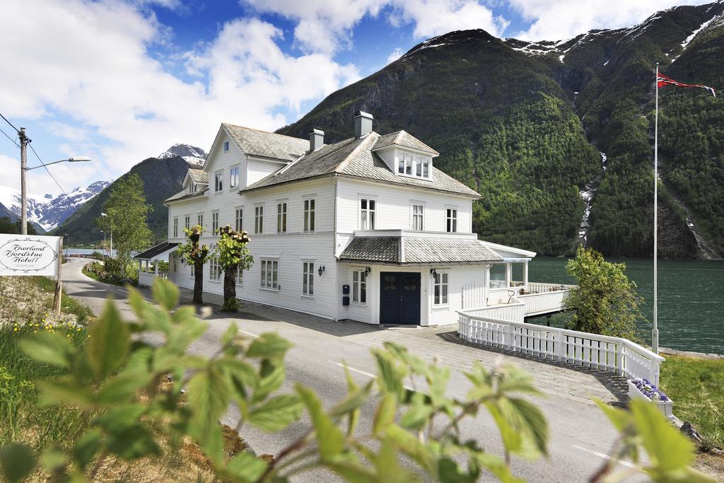 Fjaerland Fjordstove Hotell - Huseby Hotelldrift As Exteriör bild