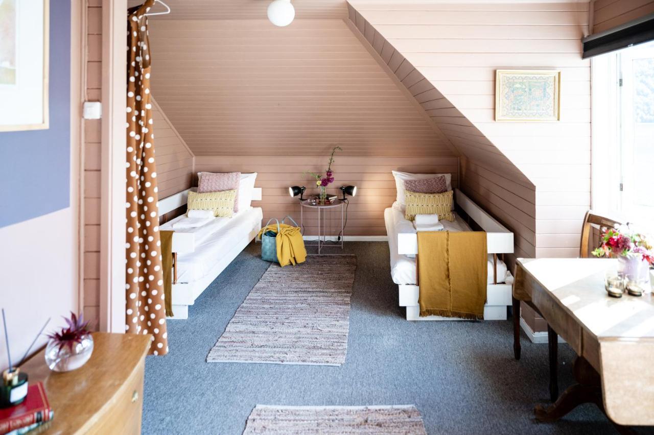 Fjaerland Fjordstove Hotell - Huseby Hotelldrift As Exteriör bild