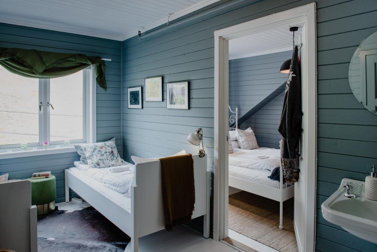 Fjaerland Fjordstove Hotell - Huseby Hotelldrift As Exteriör bild