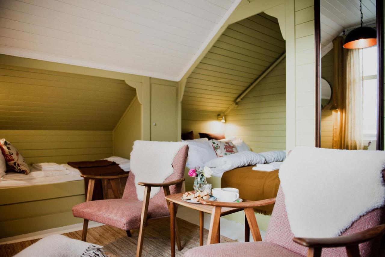 Fjaerland Fjordstove Hotell - Huseby Hotelldrift As Exteriör bild