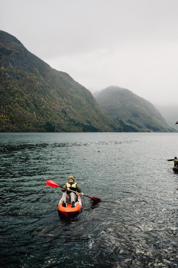 Fjaerland Fjordstove Hotell - Huseby Hotelldrift As Exteriör bild