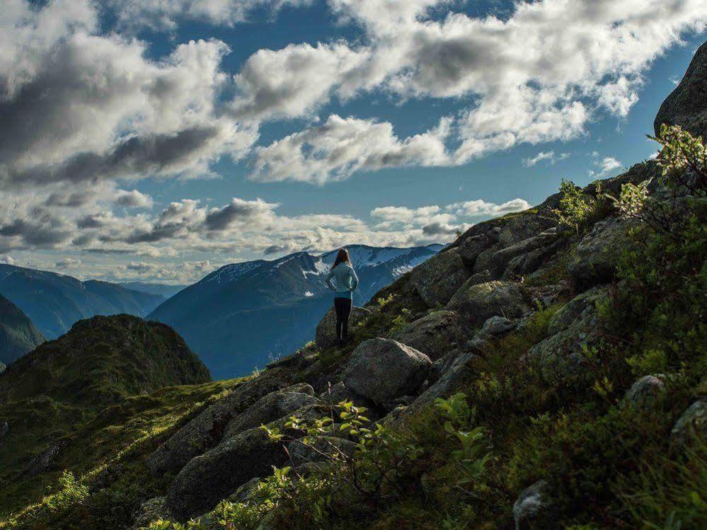 Fjaerland Fjordstove Hotell - Huseby Hotelldrift As Exteriör bild